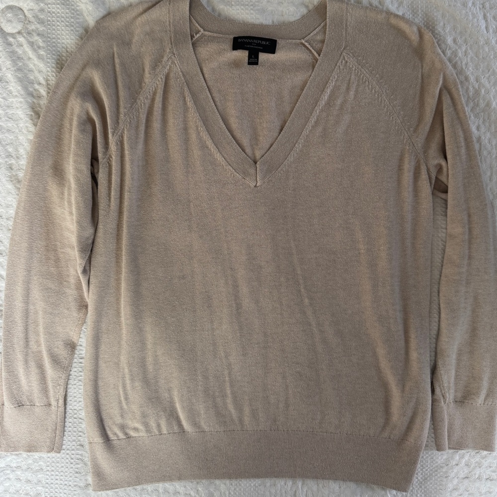Banana Republic Factory Beige V-Neck Forever Sweater